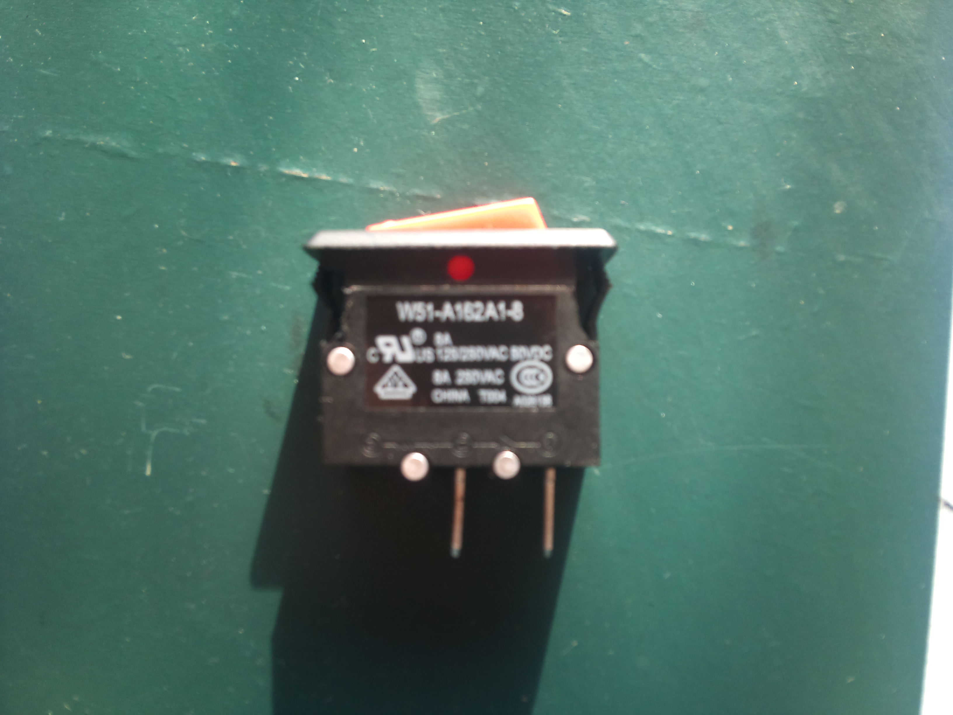 Banda de alergare MC2100E motor si placa IGBT G80N60,diode US1J,integrat comanda IR2127S;727P H26J4: processor CY8C26233 24SX1.0,optocuplorTD3025,D745; sursa S8025L = LITTELFUSE  S8025L  THYRISTOR, 25A, 800V, TO-220